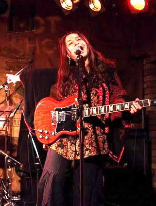 ロックギタリスト七実